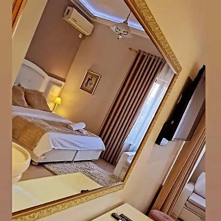 Univers 4* Elbasan