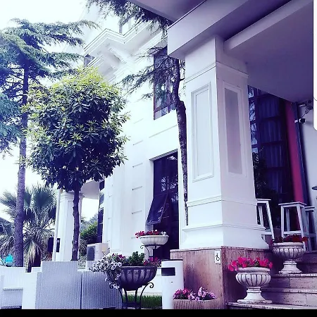 Hotel Univers 4*