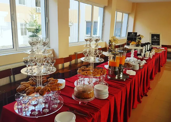 מלון Univers אלבסאן